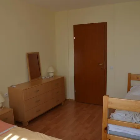 Single Private In Marina View Fort Beach شقة