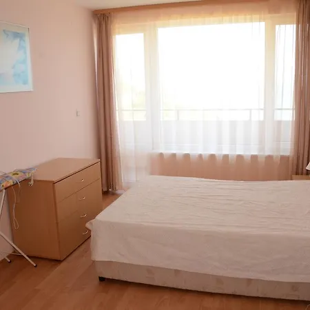 Single Private In Marina View Fort Beach شقة *