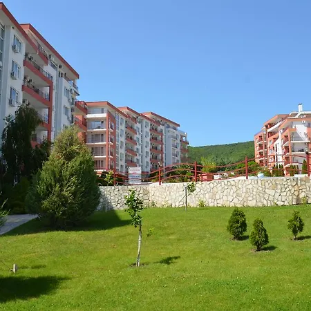 Single Private In Marina View Fort Beach شقة *